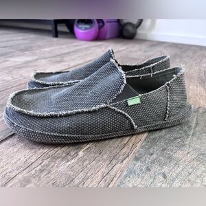 Men's Sanuk Rounder loafers size 10. Like new!